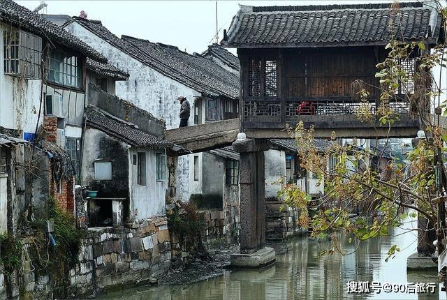 记者:三场比赛一球没进,但凡多带个前锋还多一点进球机会